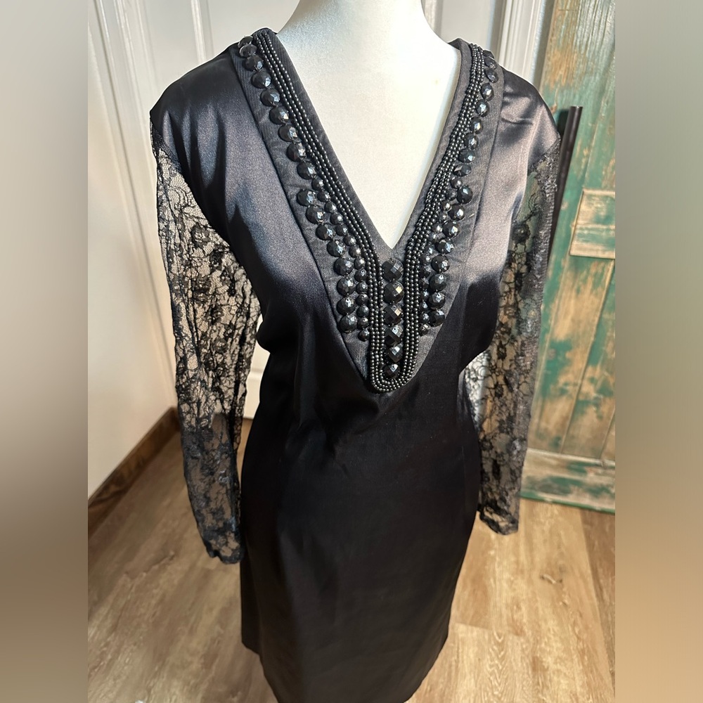 Black Modal Satin
Bead V Neck tunic dress lace sleeves woman size 16 - Picture 9 of 16
